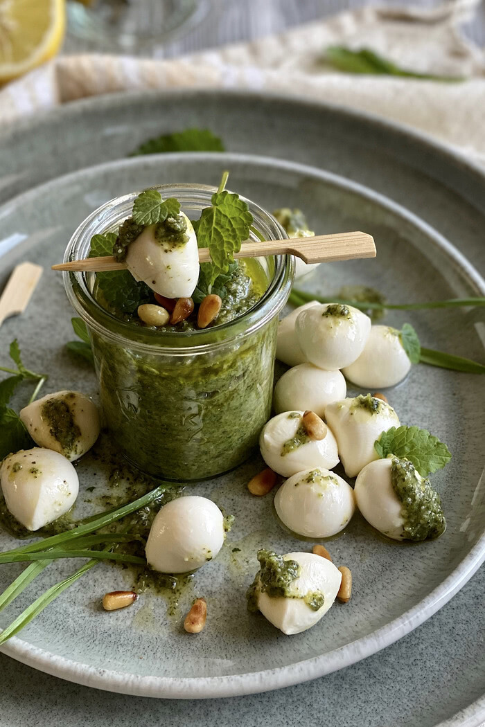 Hausgemachtes Zitronenmelisse-Pesto - Lissi&amp;#39;s Passion