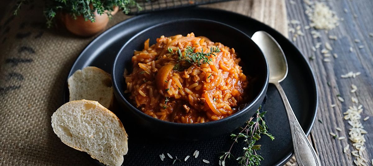 Reistopf mit Hackfleisch und Tomaten